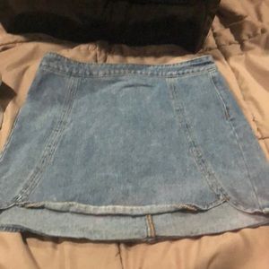 Jean skirt w/ a zipper in the back